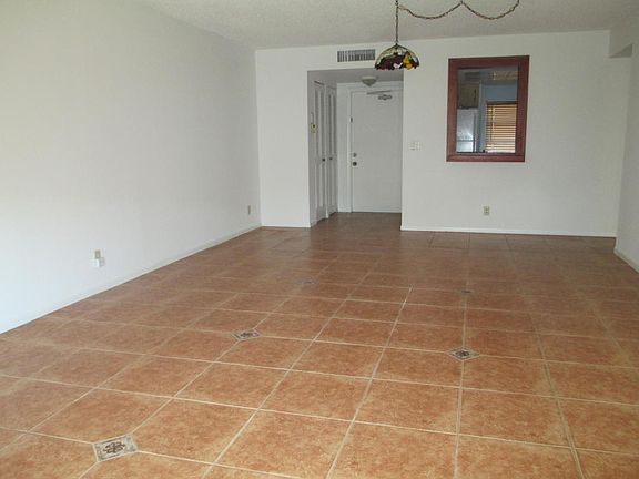 4th image of 14873 Cumberland Dr APT 203