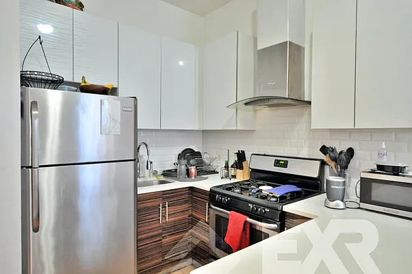 Rented by EXR | media 4