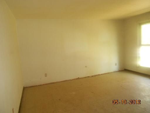 2nd image of 434 Maple Dr
