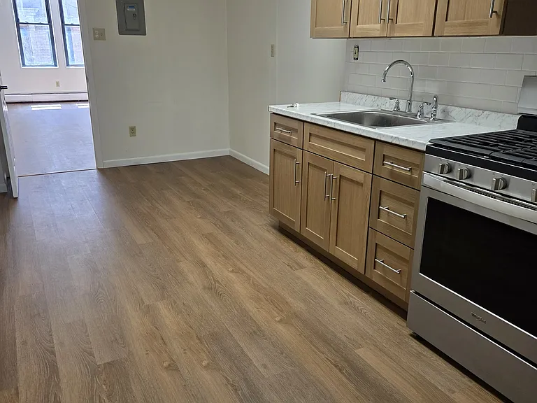514 9th St #3 — Photo 3