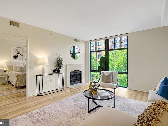 3rd image of 1021 Garfield St APT 507