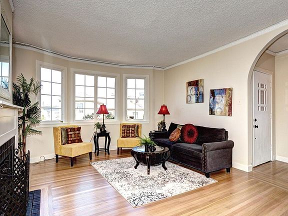 4th image of 21 Toyon Ln