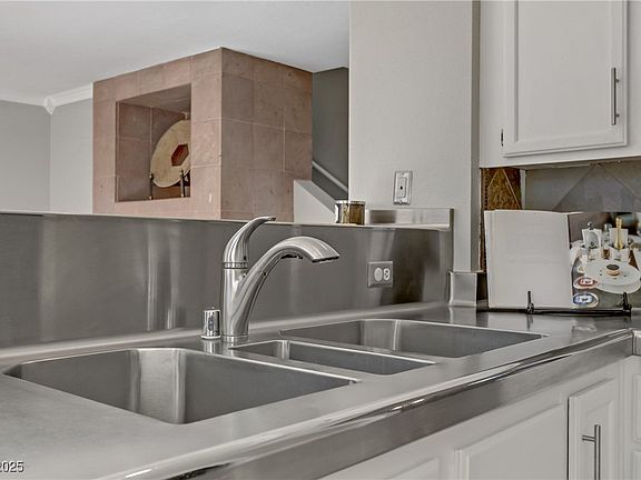 5th image of 8313 Sky Canyon Ct