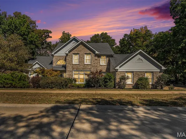 17707 Hornbean Dr, Chesterfield, MO 63005