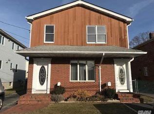 8 Hickory Rd, Port Washington, NY 11050