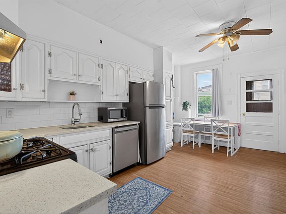 4th image of 388 Cator Ave