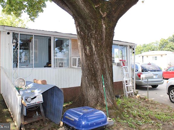 3rd image of 2868 Terry Ln