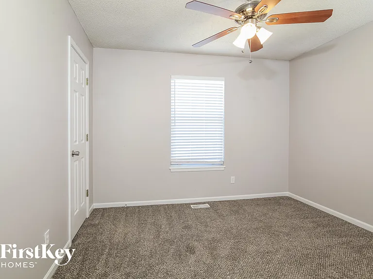 1010 Peggy Dr — Photo 12