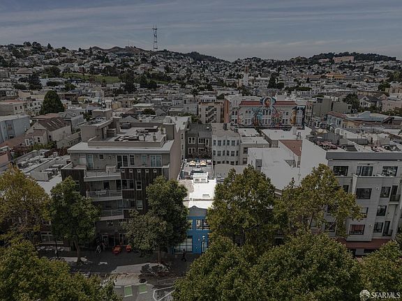 5th image of 724 Valencia St