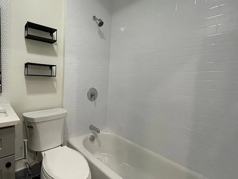 41 Long Ave — Photo 7