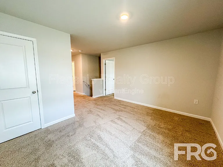 1313 Riverstone Dr — Photo 18