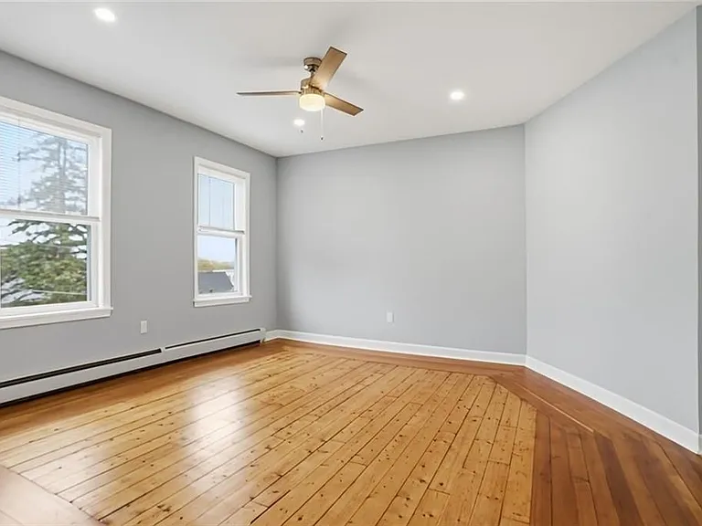 188 Division St #2R — Photo 1
