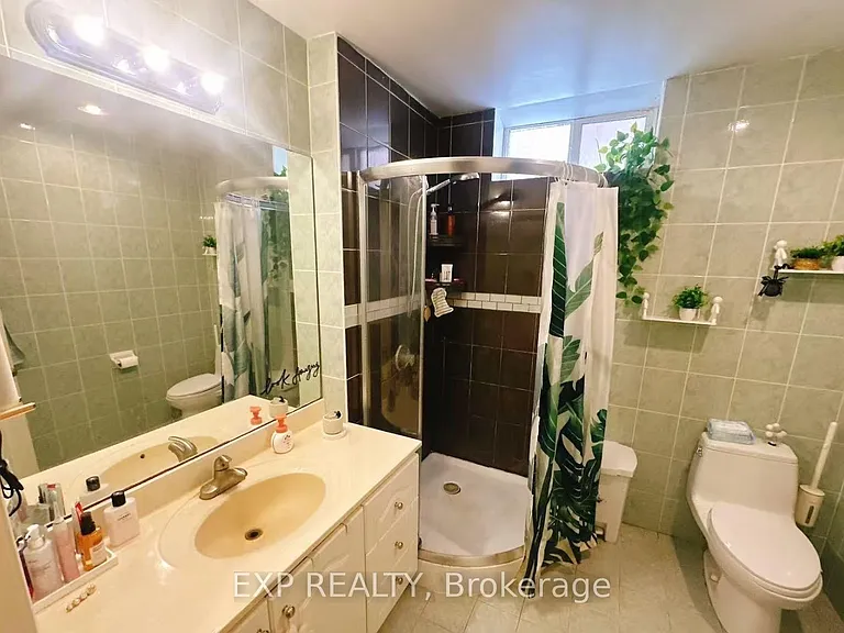 123 Steeles Ave E #1 — Photo 3