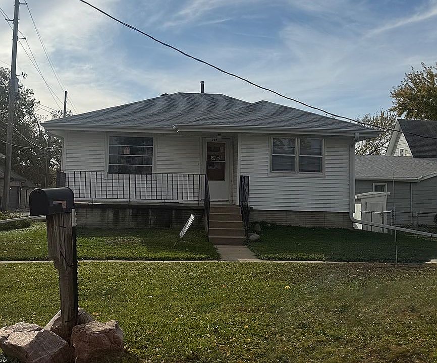 1st image of 233 Jackson Ave