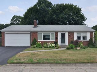 45 Woodcrest Dr, Riverside, RI 02915