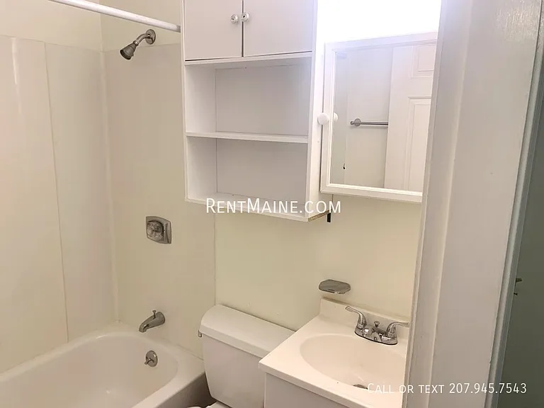 29 Chamberlain St #3 — Photo 10