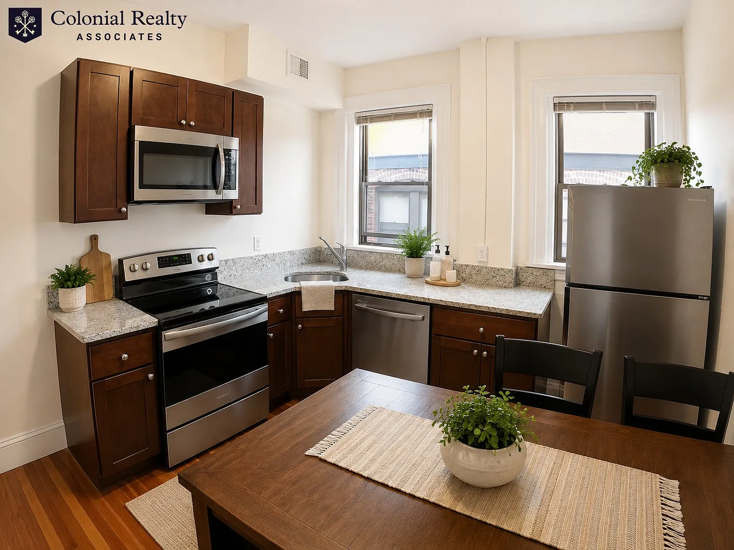 2 bed, 1.0 bath, 900 sqft, $3,200 — Photo 3