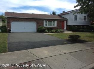 26 Nicole Dr, Wilkes Barre, PA 18702