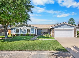 8933 Winrock Dr N, Jacksonville, FL 32216