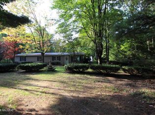 15870 Fillmore St, West Olive, MI 49460