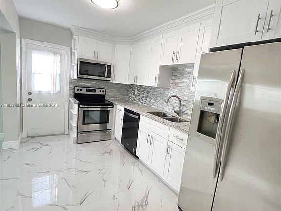 5th image of 5364 NE 3rd Ter
