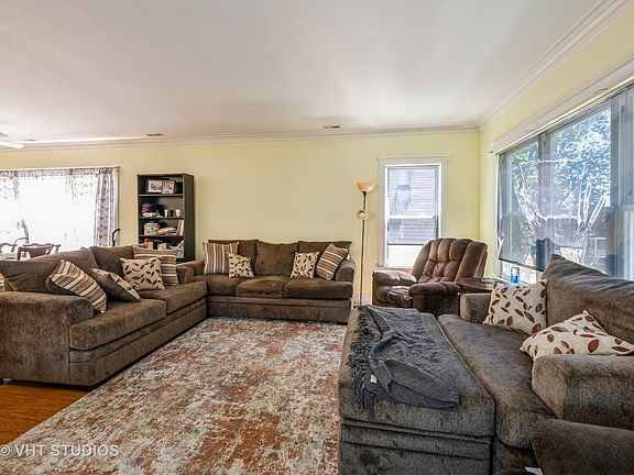 2nd image of 5946 W Leland Ave