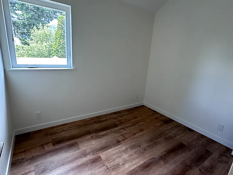 652 NW 53rd St — Photo 10