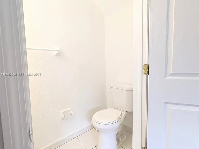 825 SW 6th Pl — Photo 7