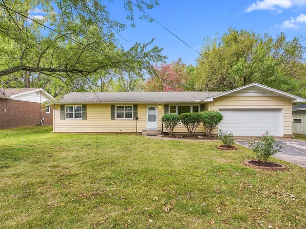 1145 S Plaza Avenue, Springfield, MO 65804