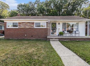 1820 W Longmeadow Rd, Trenton, MI 48183