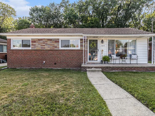 1820 W Longmeadow Rd, Trenton, MI 48183