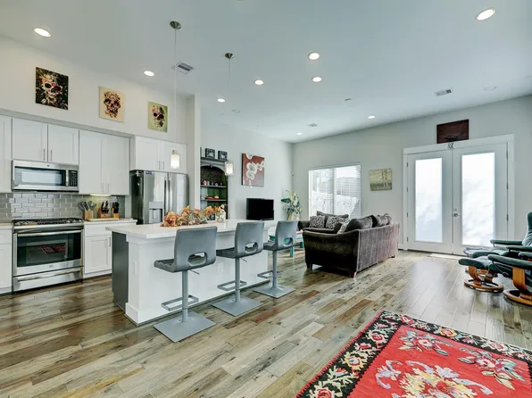 806 Thornton Rd, Houston, TX