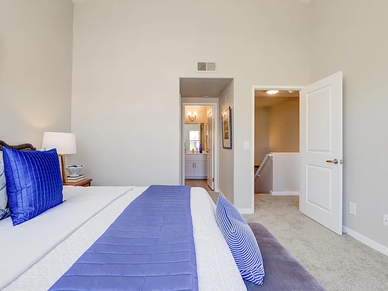 River Ranch Townhomes & Apartments — Photo 67