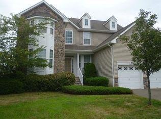 68 Eddington Ln, Monroe Township, NJ 08831