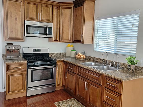 2nd image of 1010 Florence Pl #1010