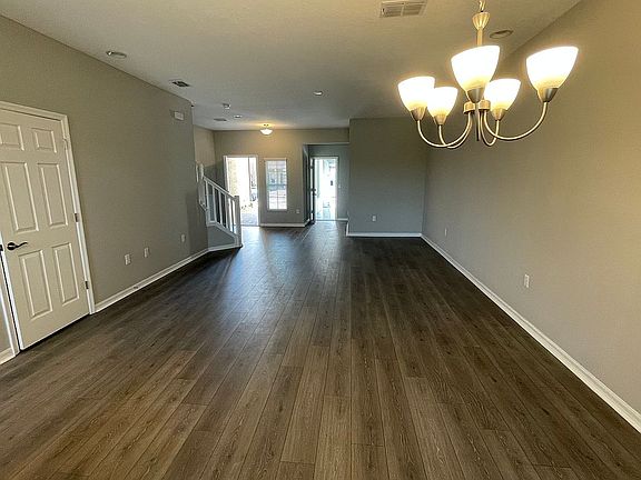 4th image of 29925 Southwell Ln