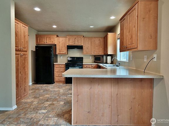 4th image of 552 Haven Heights Drive