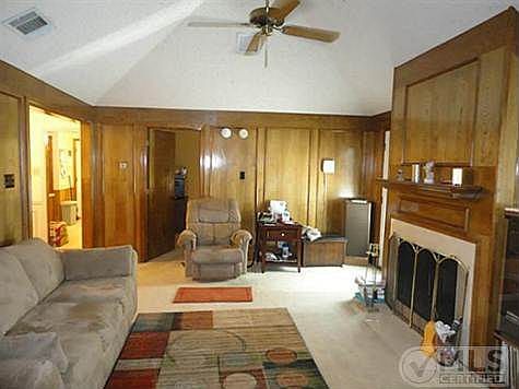 3rd image of 2070 Arbor Creek Dr APT B
