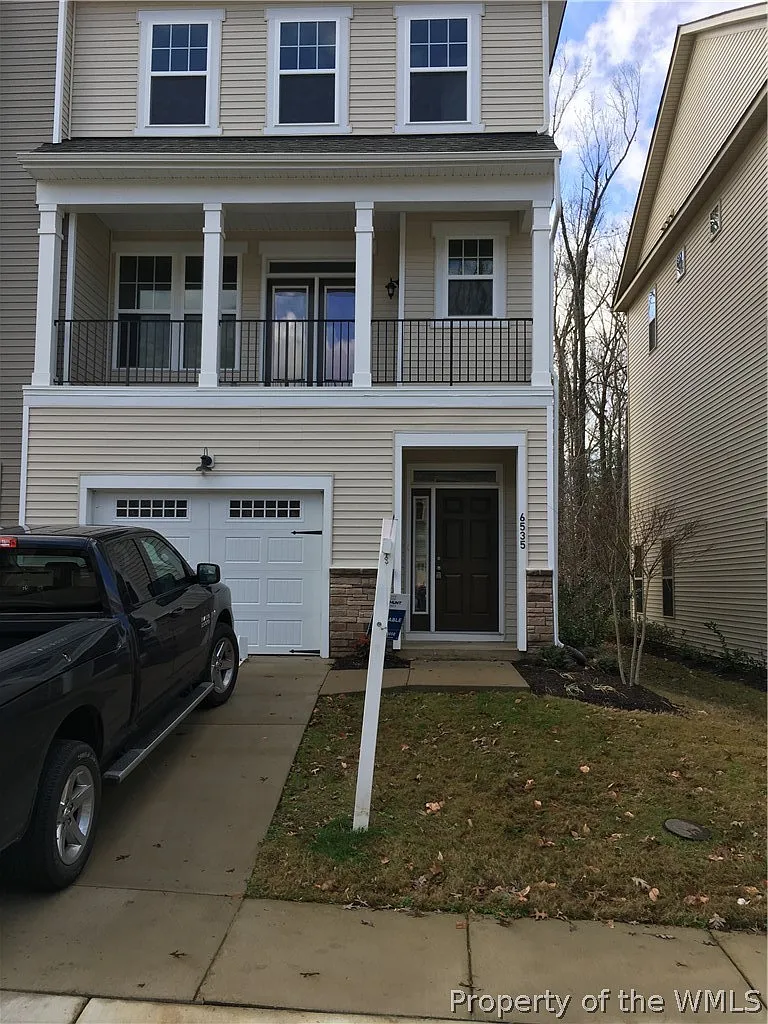 3 bed, 3.5 bath, 2252 sqft, $2,700 — Photo 1