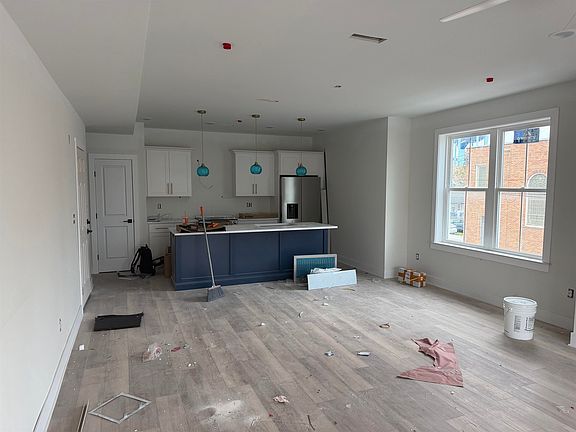 4th image of 4000 Pacific Ave #200