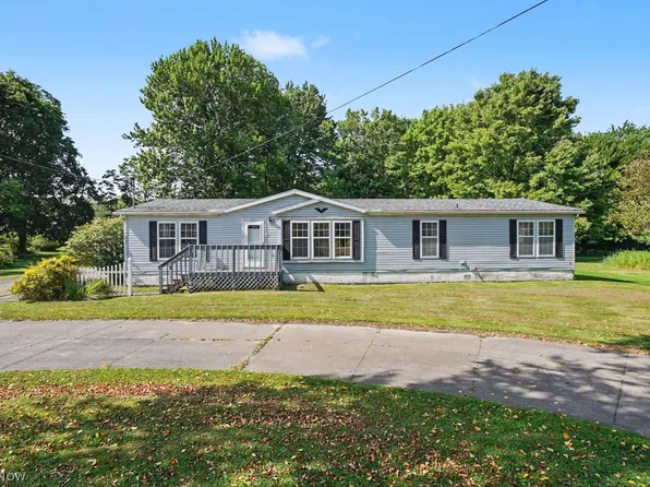 2631 Brady Lake Rd, Ravenna, OH 44266