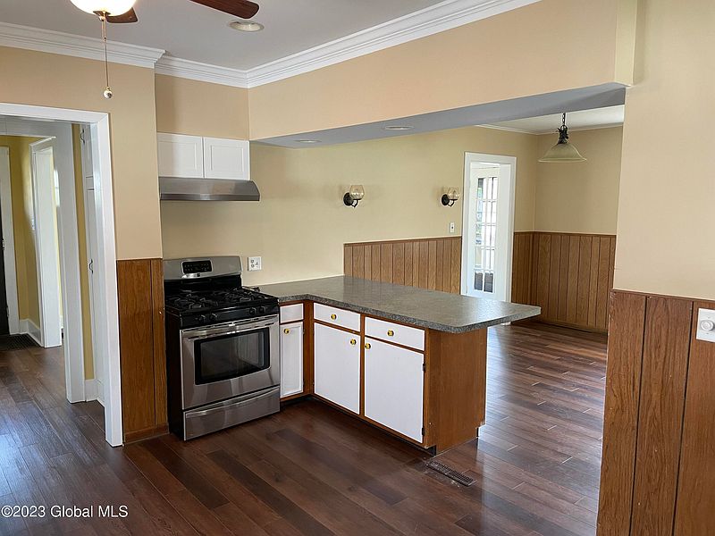 5th image of 262 Ridge Street