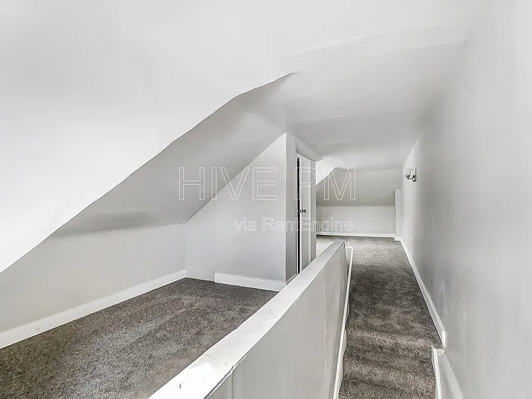 1758 Brewster Ave — Photo 32