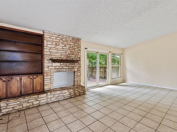 3rd image of 4809 Bayside Dr