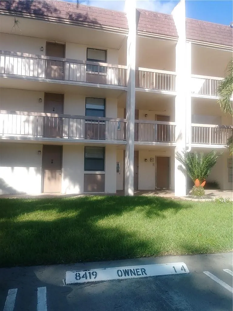2 bed, 2.0 bath, 1068 sqft, $2,000 — Photo 1