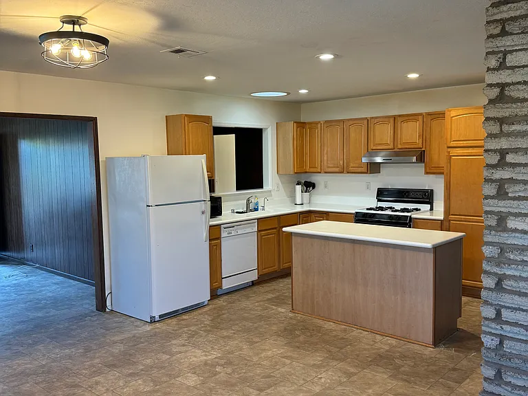 3345 Eton Ave — Photo 15
