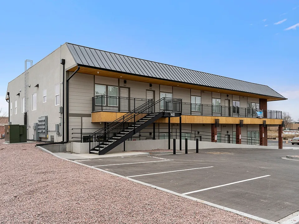 Building Photo 5