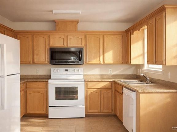 3rd image of 2015 W Western Dr APT 3