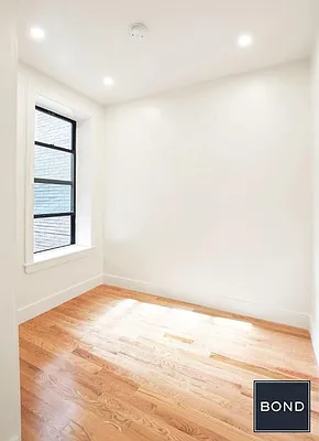 Rented by Bond New York | media 8