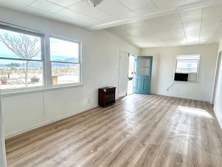 6540 Valley View Dr — Photo 3